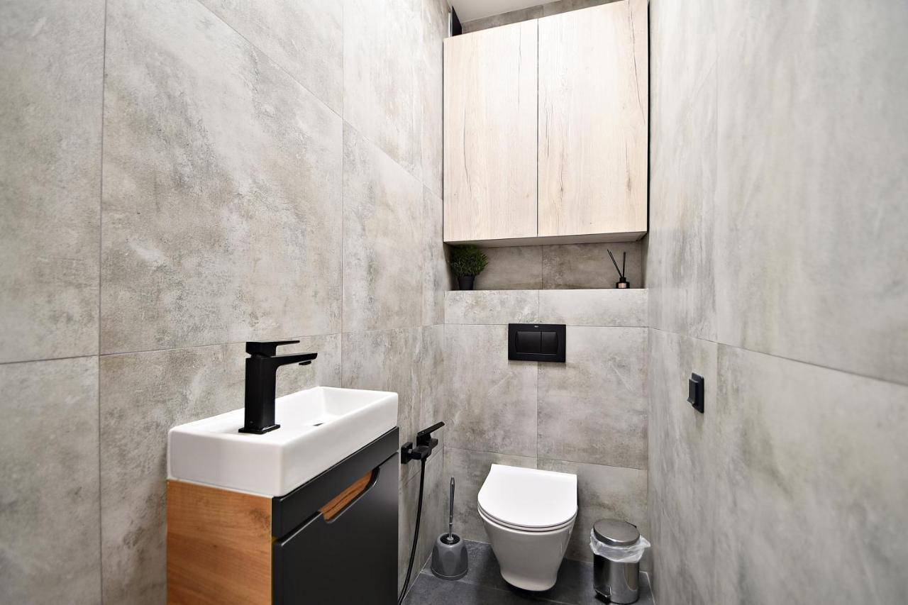 Wola Apartment Varsavia Esterno foto